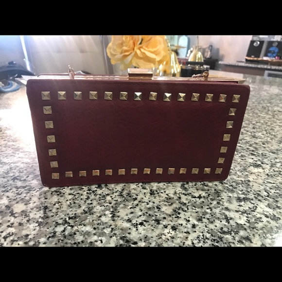 Beautiful leather red clutch - Picture 3 of 4
